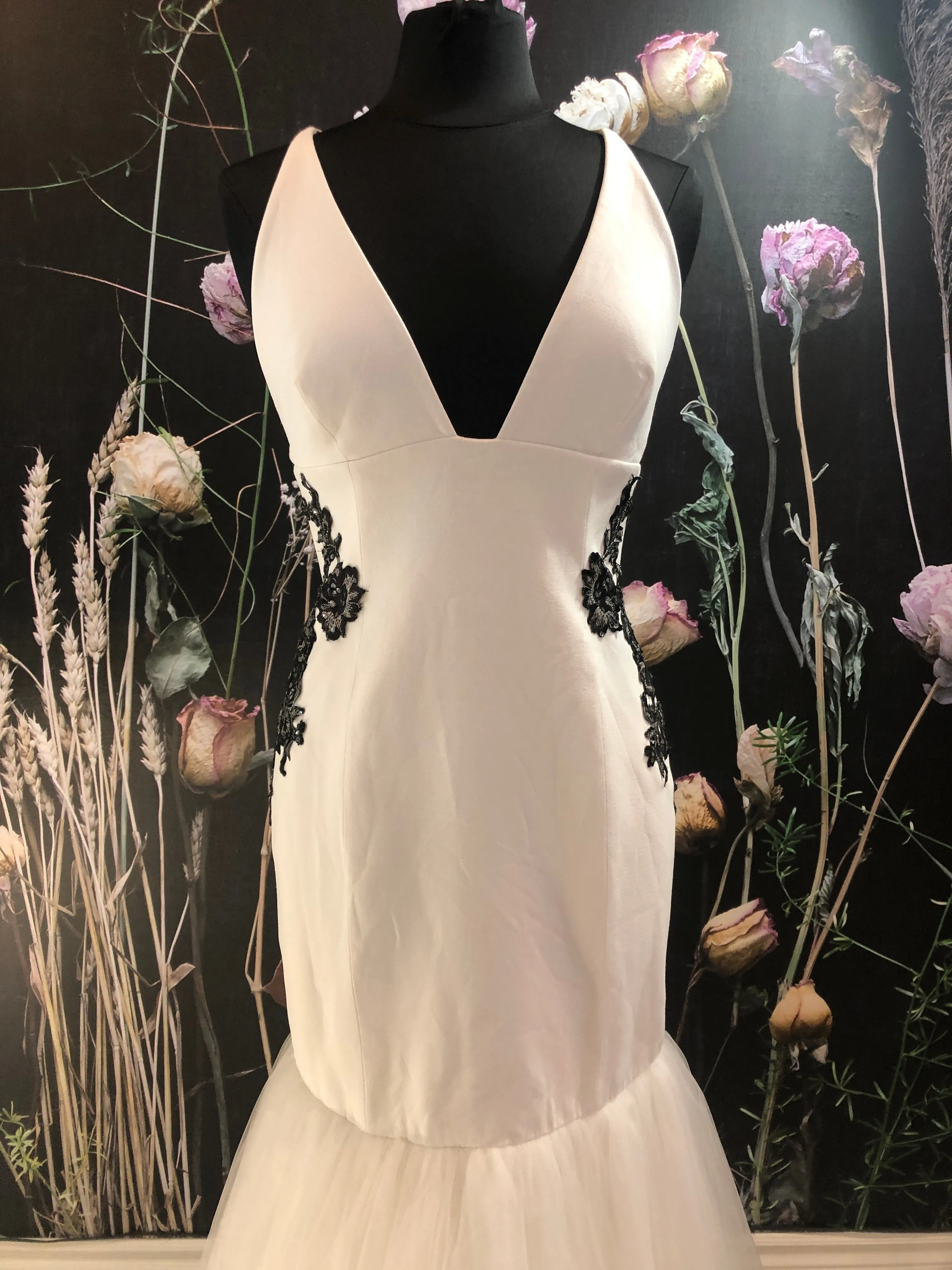 Dress 3036: Vera Wang "Amalia" waist 30