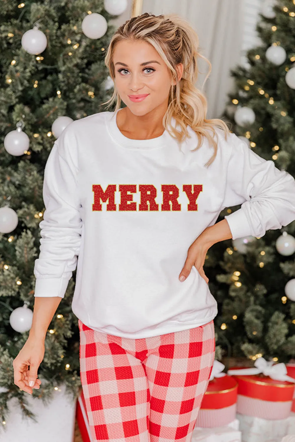 MERRY Graphic Pullover Sweatshirt