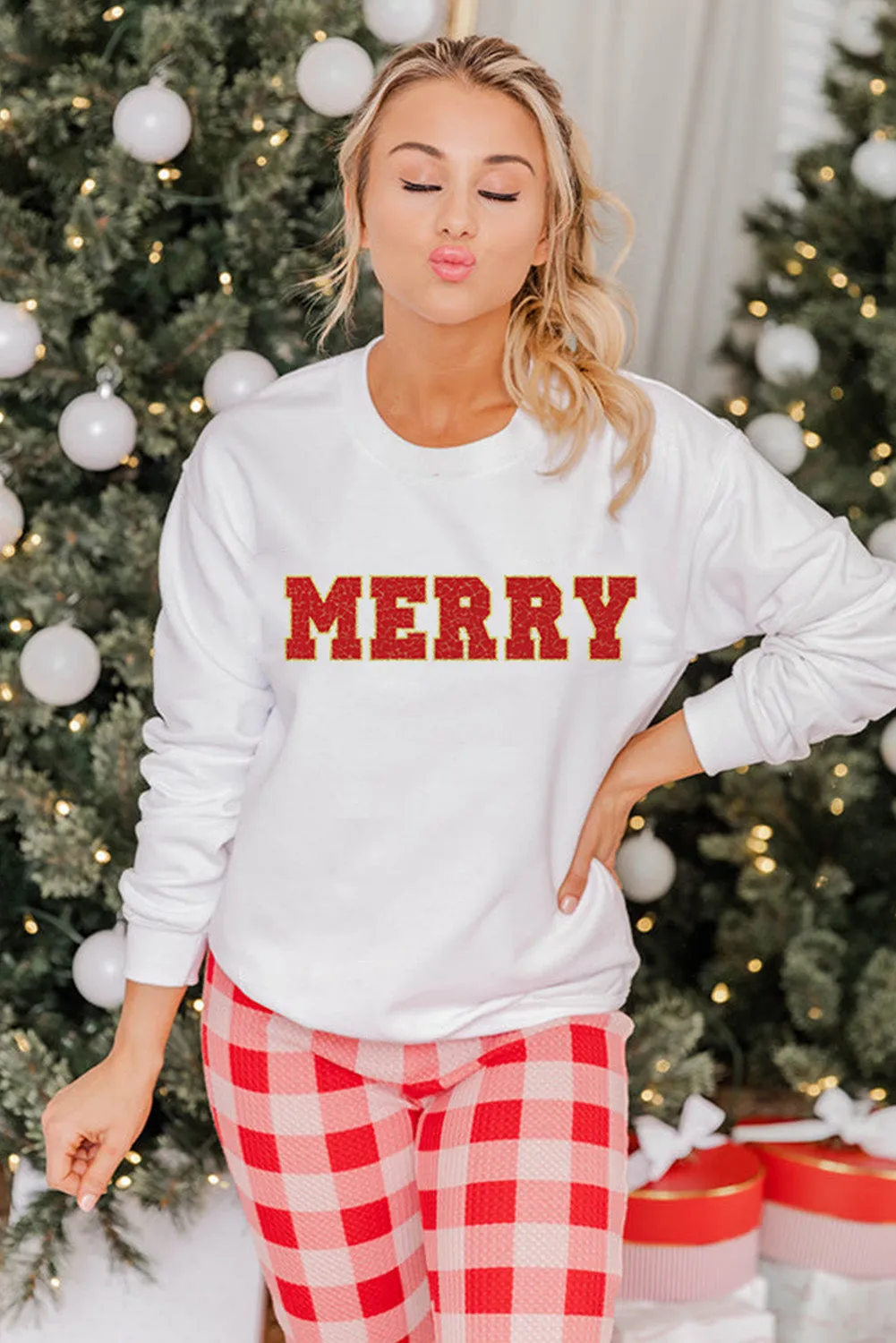 MERRY Graphic Pullover Sweatshirt