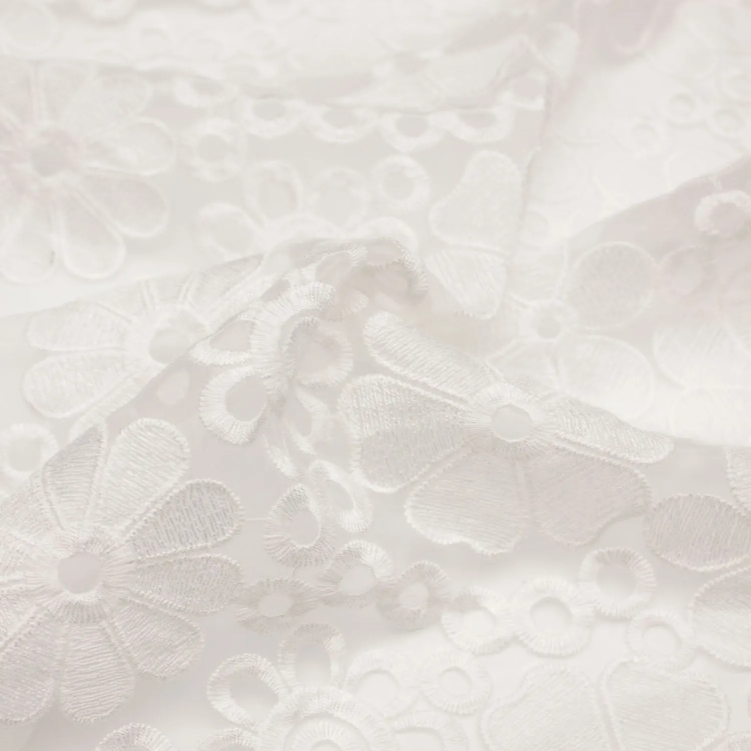 Mons Off White Floral Embriodered Organza SHOWROOM SAMPLE 34CM X 60CM