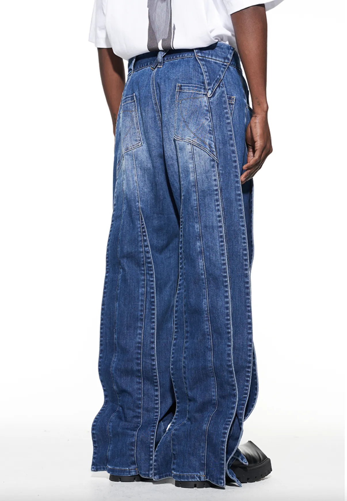 MULTI-LAYERED PANELS BAGGY DENIM JEANS - BLUE